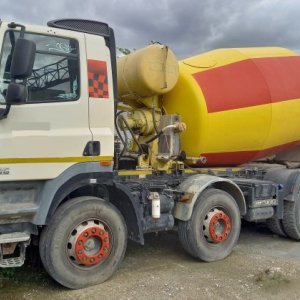 foto 9m3 Beton mischer Kurta 8x4 DAF