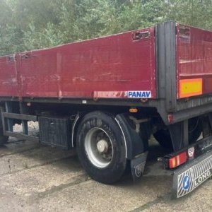 foto 6x2 DAF 6.5m mit kran +18t Panav